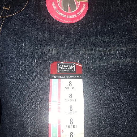 🆕 Levis Jeans women Misses Size 8 Sold as is. - Picture 4 of 8